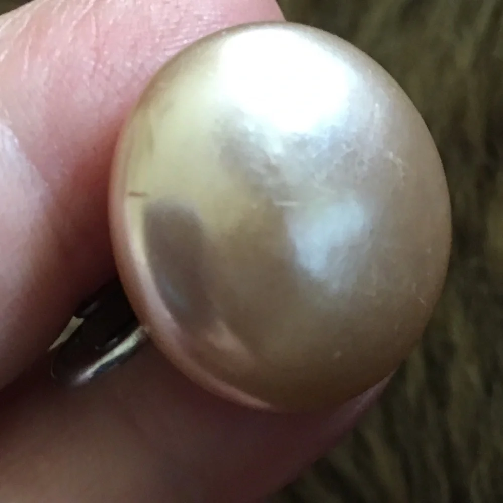 Vintage 70s light blush button pearl clip earrings
